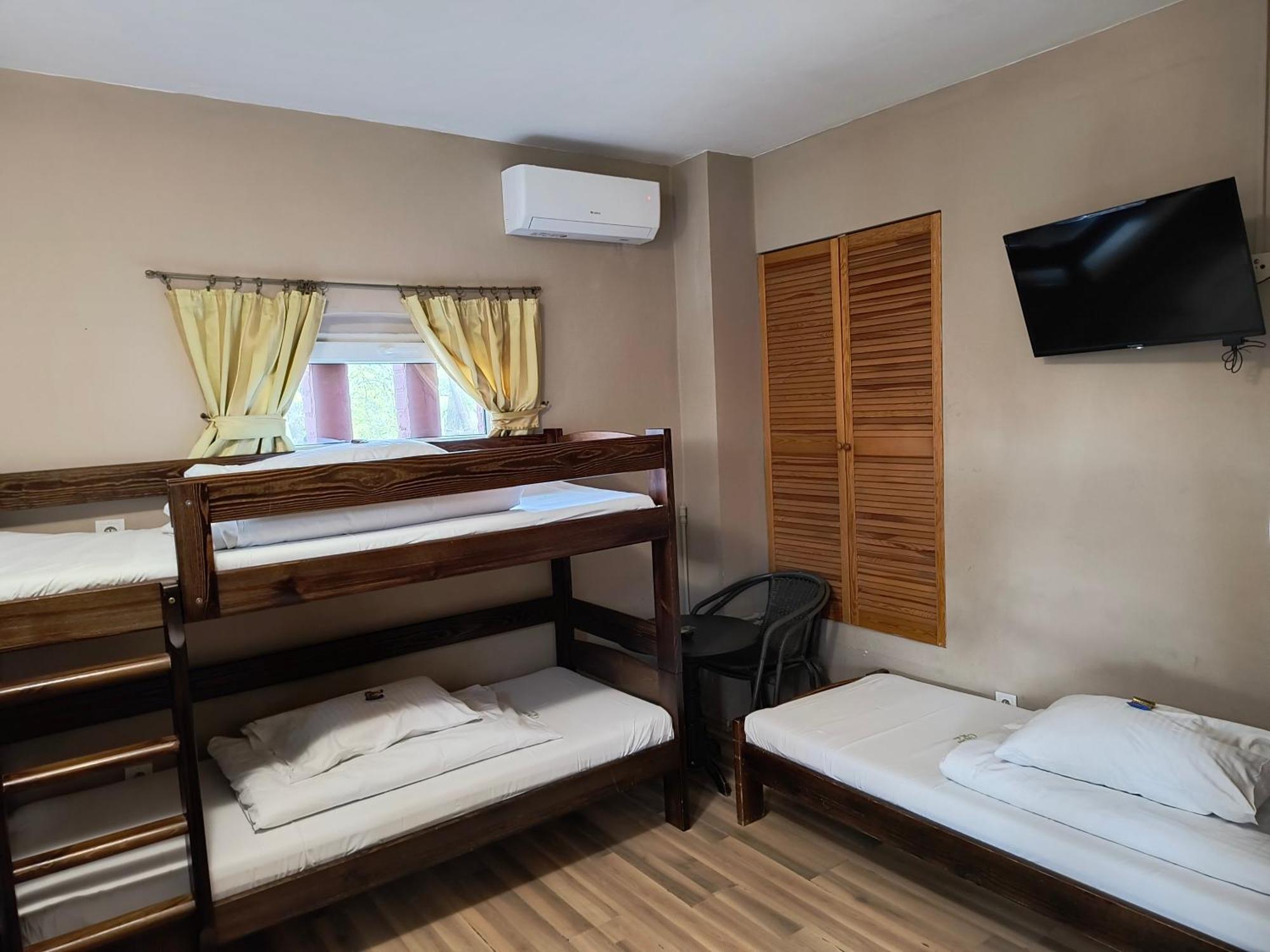 Green Hostel Wroclaw Przy Zoo Esterno foto